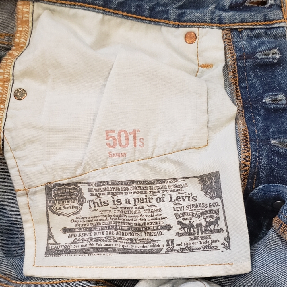 Levi's Women's Skinny Jeans - Light Blue - Picture 9 of 10